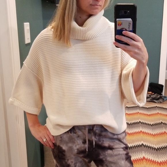 Free People Sweaters - Awesome FREE PEOPLE Boxy Sweater XS Free People Sweaters - Awesome FREE PEOPLE Boxy Sweater XS
